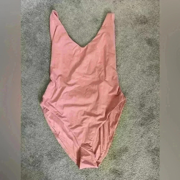 Andie Swim The Straddie One Piece Swimsuit in Lily Pink Size XL - Picture 4 of 8